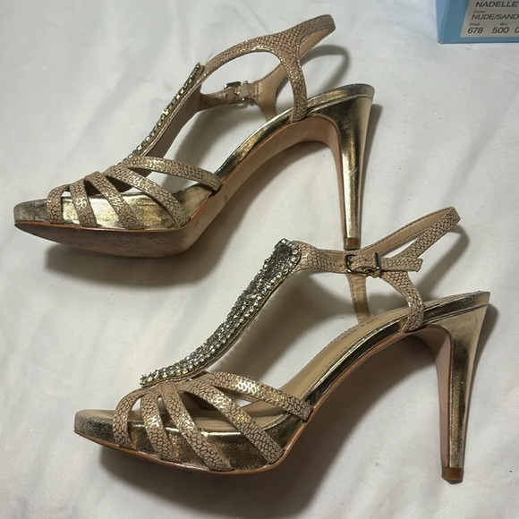 Antonio Melani Nadelle Nude/Sand/Gold Size 8 Beaded & Rhinestone Heels - Picture 3 of 13
